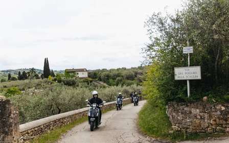 Depuis Florence : visite de la campagne toscane en Vespa avec dégustations