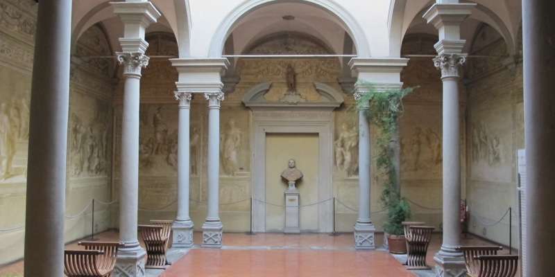 Via Cavour - Chiostro dello Scalzo