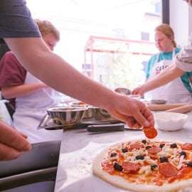 Firenze: pizza- és fagylaltélmény korlátlan borkóstolóval