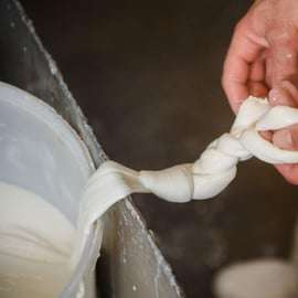 Florence: workshop mozzarella maken met wijnproeverij