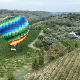 Ballonvaart over de Chianti bij zonsopgang met prosecco