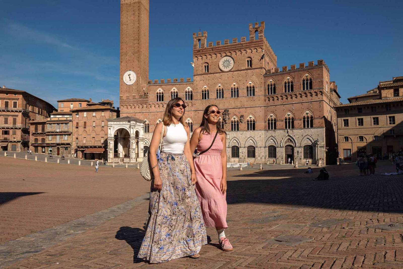 Florence: S. Gimignano, Siena, Chianti & Wine Tasting Lunch