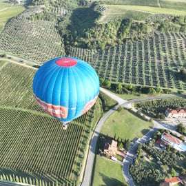 Ballonvaart over de Chianti bij zonsopgang met prosecco