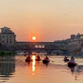 Florencie: Prohlídková plavba na kajaku po Ponte Vecchio a městských památkách