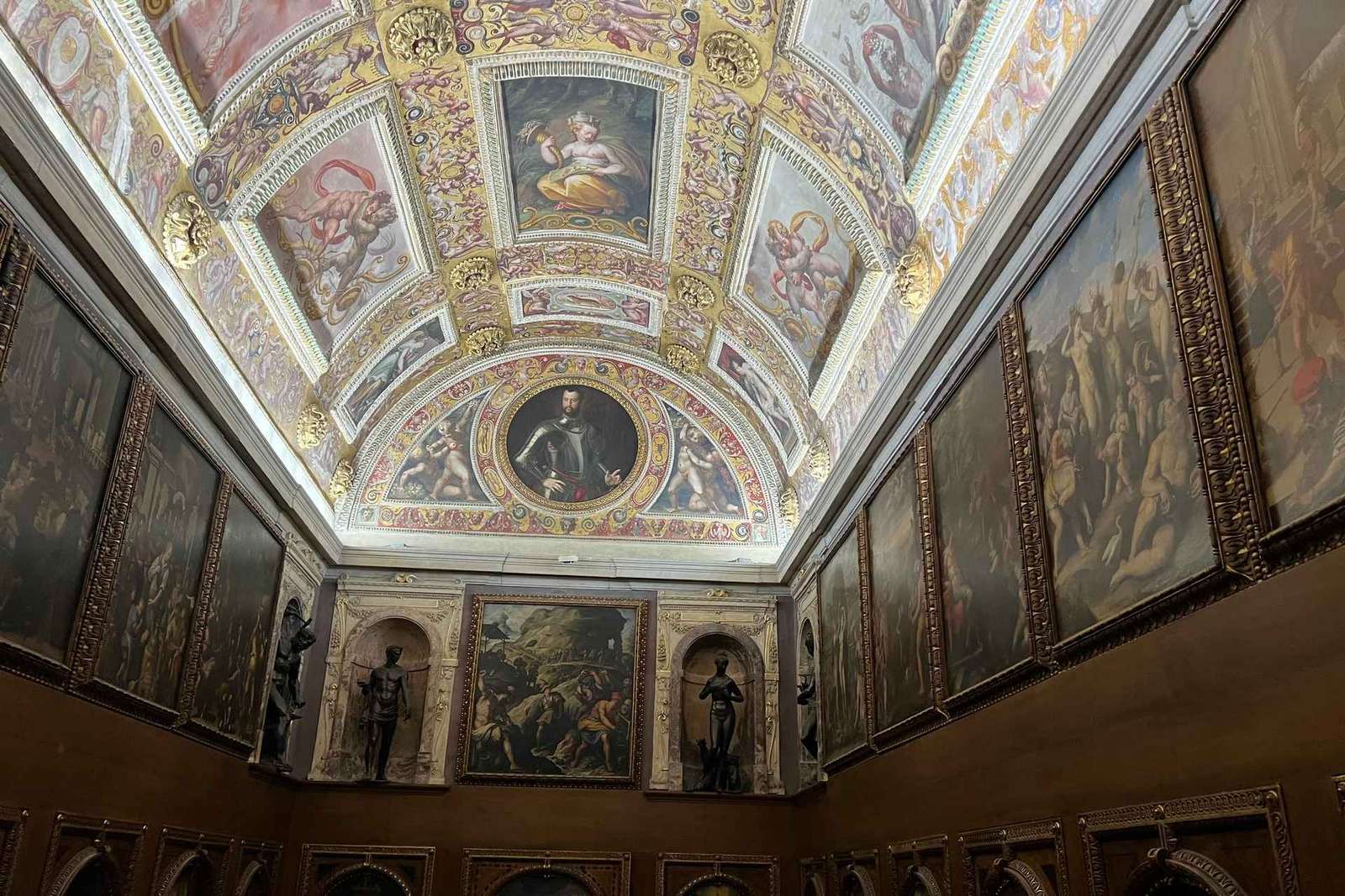 Prohlídka tajných chodeb Palazzo Vecchio a oběd nebo "Gelato"