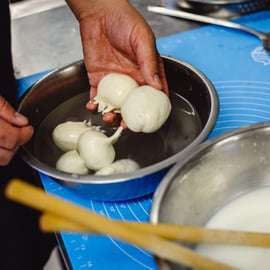 Florence: workshop mozzarella maken met wijnproeverij
