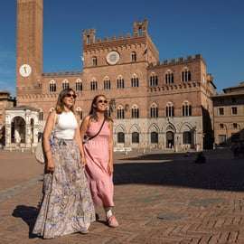 Florence: S. Gimignano, Siena, Chianti & Wine Tasting Lunch