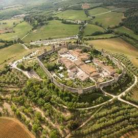 Helikopteres borkóstoló túra a Chianti vidékén