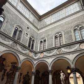 Die Orte der Familie Medici: der Palast und die Kapellen