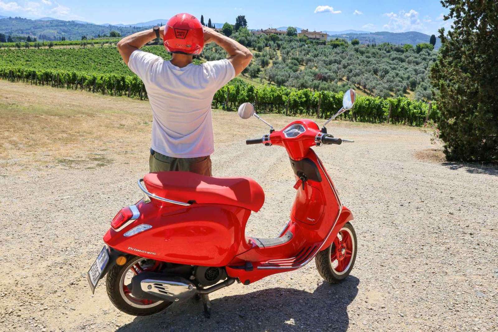 Vespa Tour from Florence to Chianti with Winery Lunch