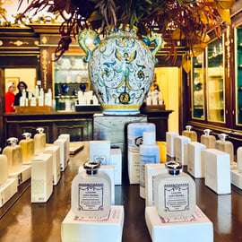 Florence: Guided Tour of the Oldest Pharmacy in Europe